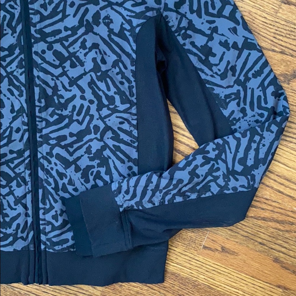 Lululemon jacket - Picture 2 of 4